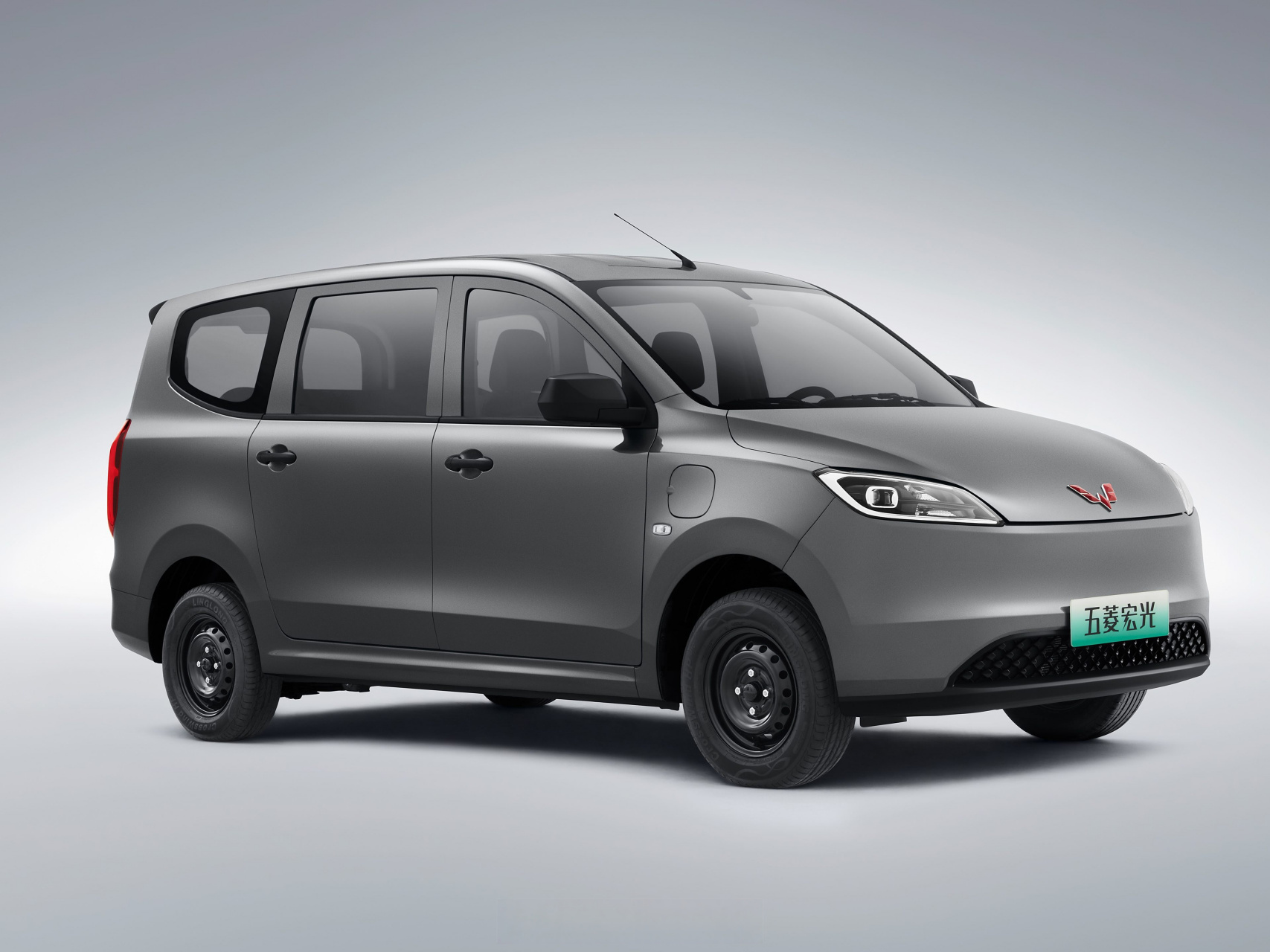 全新的五菱宏光纯电版终于发布了6.98-7.