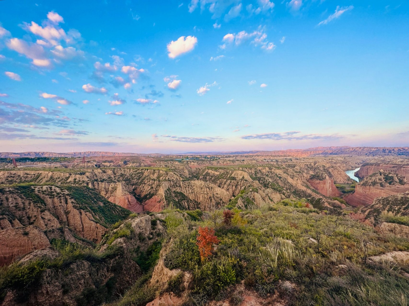 陕北榆林波浪谷-大自然雕琢的壮美之地 在陕西,有一片媲美美国羚羊谷