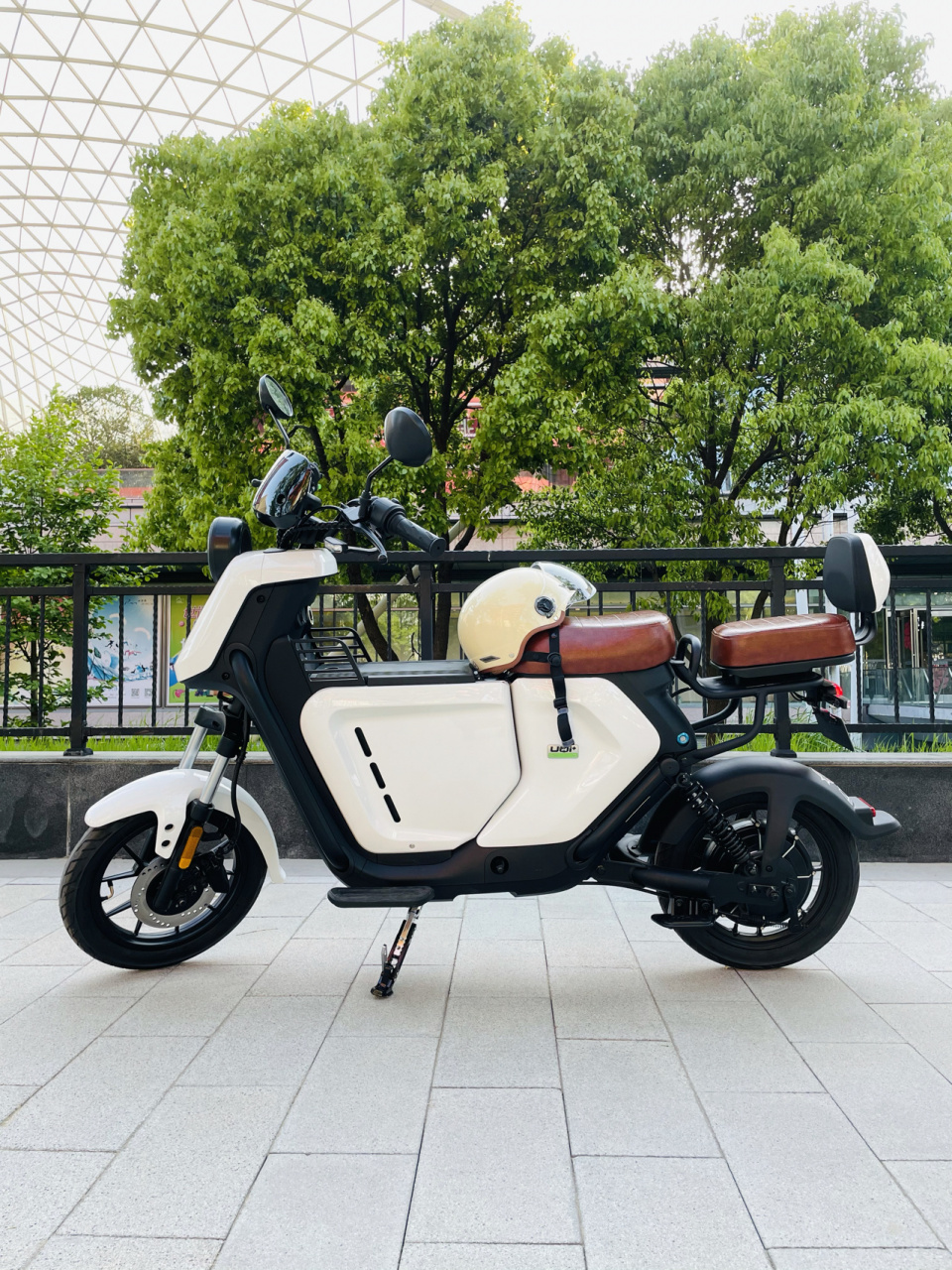 小牛电动车7815新uqi 也就是u b 默默惦记小牛车好久了 网上做了