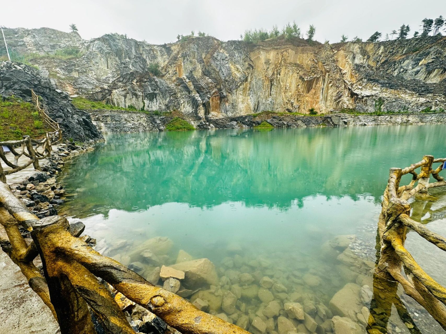 07-四平99 早上七点半出发08走高速两个多小时到达第一站小天池