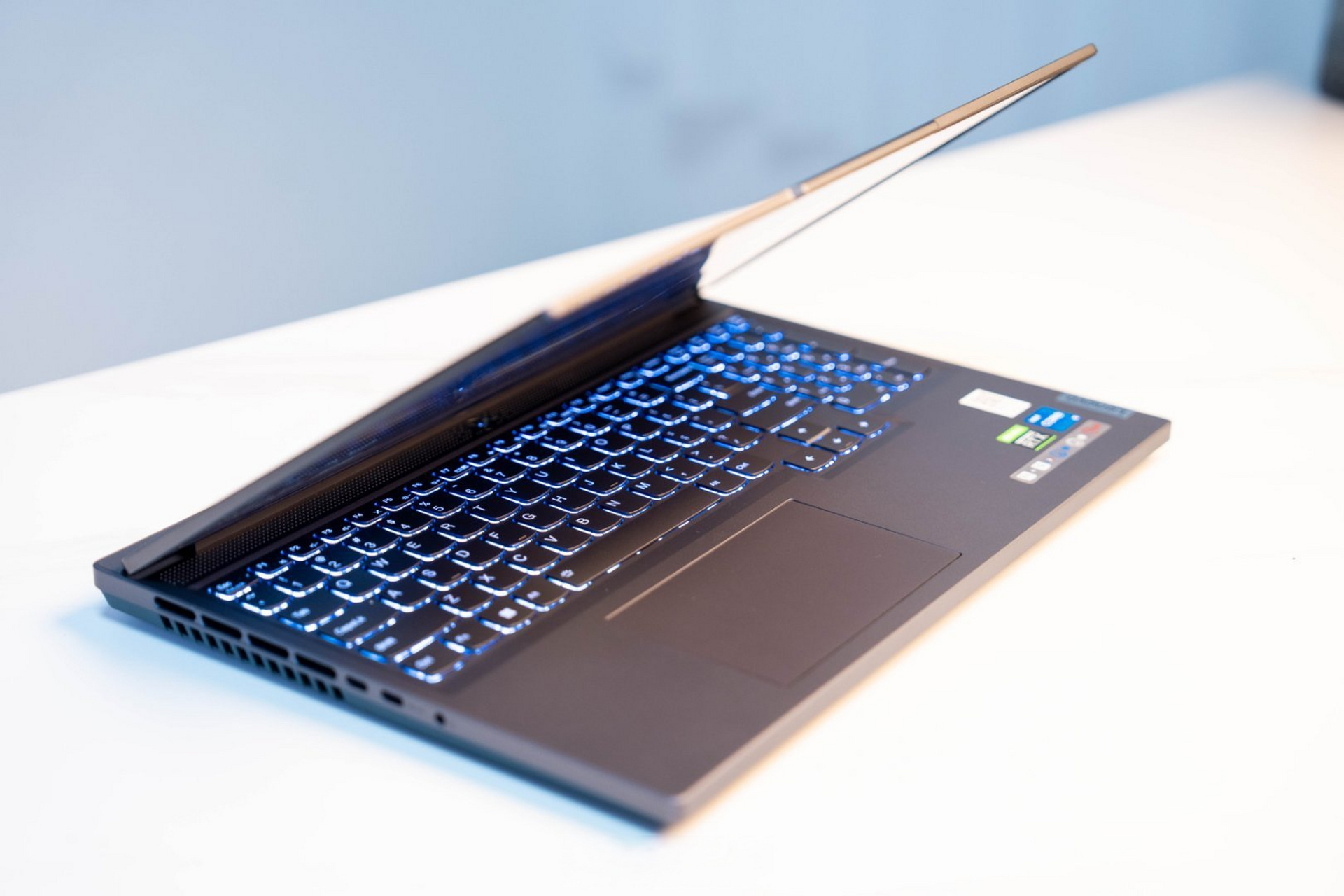 【拯救者y7000p】#新机来了#  外观上拯救者y7000p 2023延续了上代