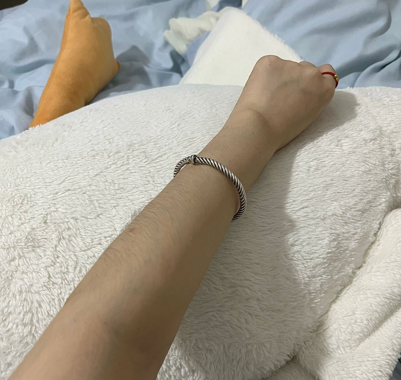 我为什么手毛这么长? 无语啊04一个女生手毛这么长这么密 还会显黑