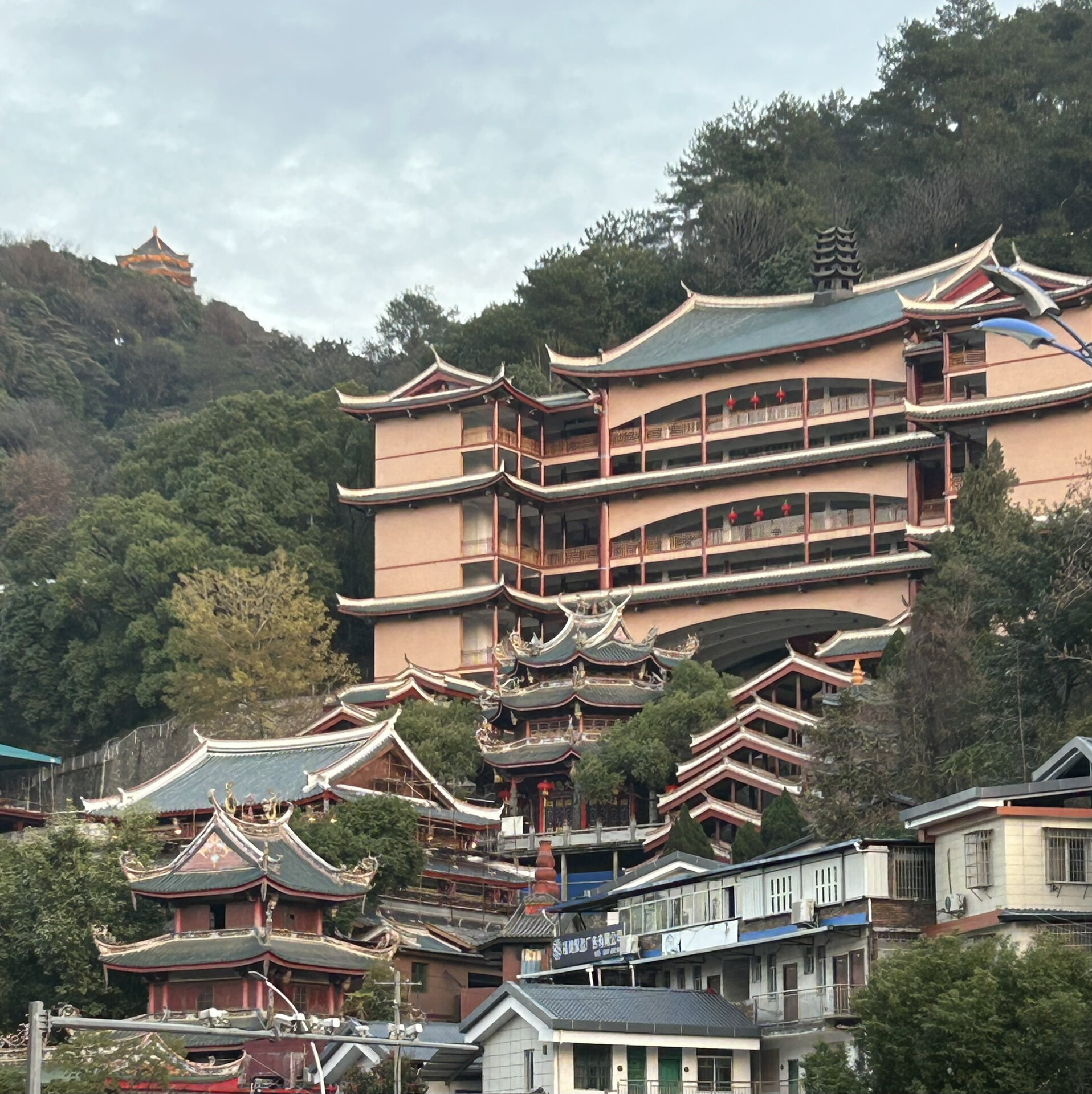 梅州龙岩寺图片