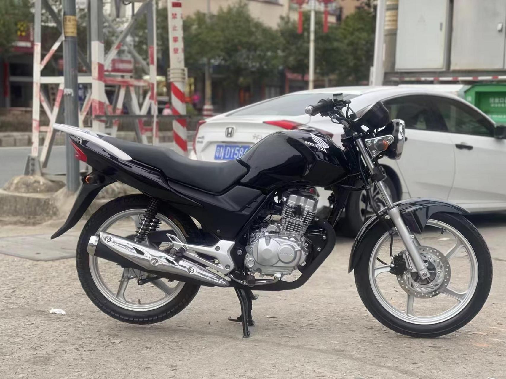 原装五羊本田cbf小战鹰125cc 铝圈碟刹高配置 前后轮胎饱满 发动机