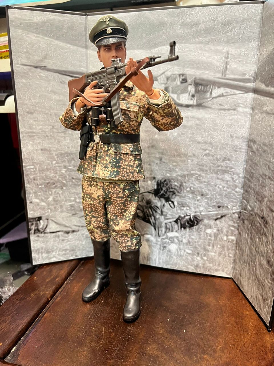 科普二战德国迷彩军服   本篇仅科普二战德国军服,1/6自d兵人,不宣扬