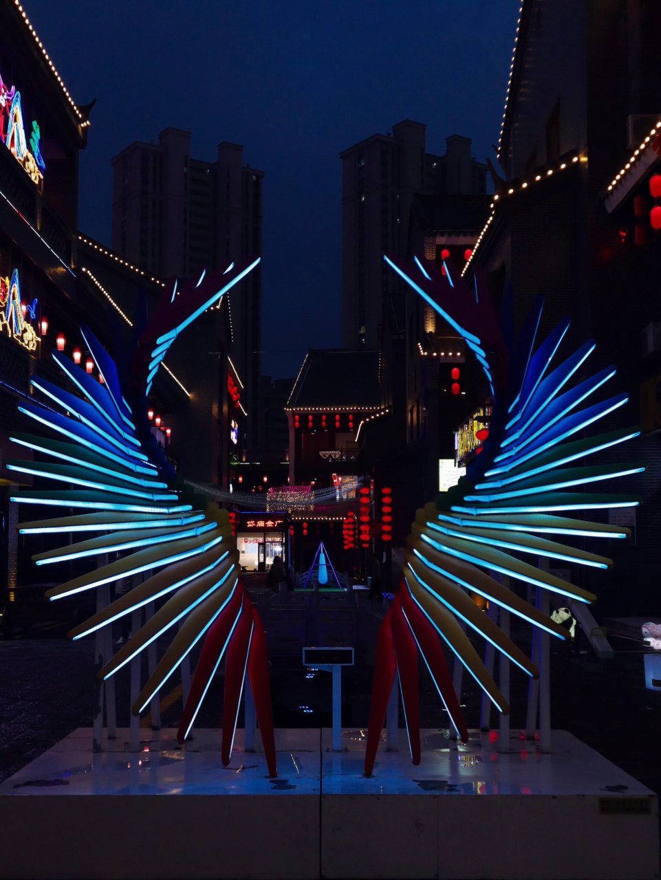 夜游,才是泰安老街正确的打开方式吧 泰安老街,字面上看起来"老",实际