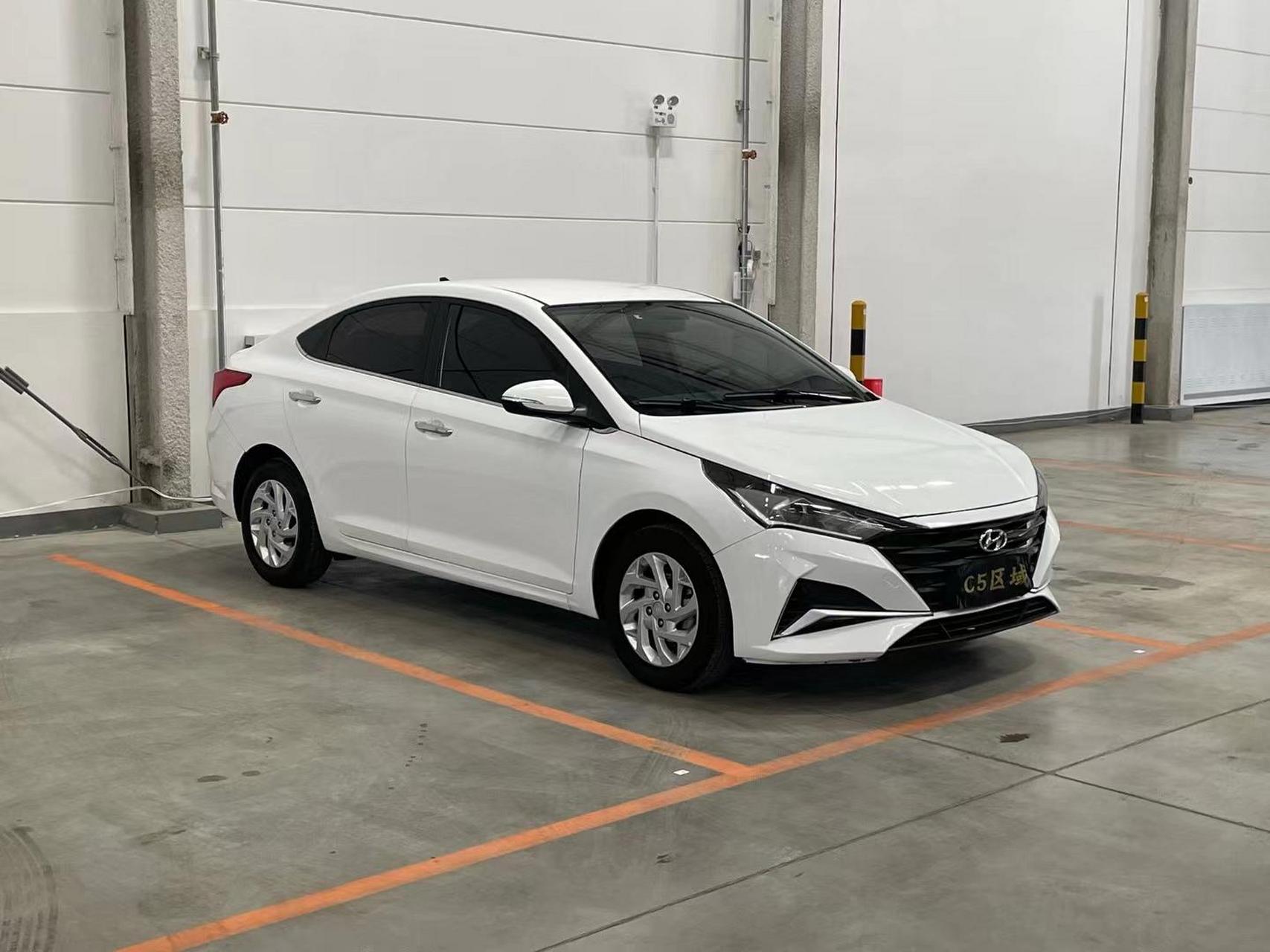 现代 悦纳 2020款 1.4l cvt炫酷版gls-2021年11月份3.