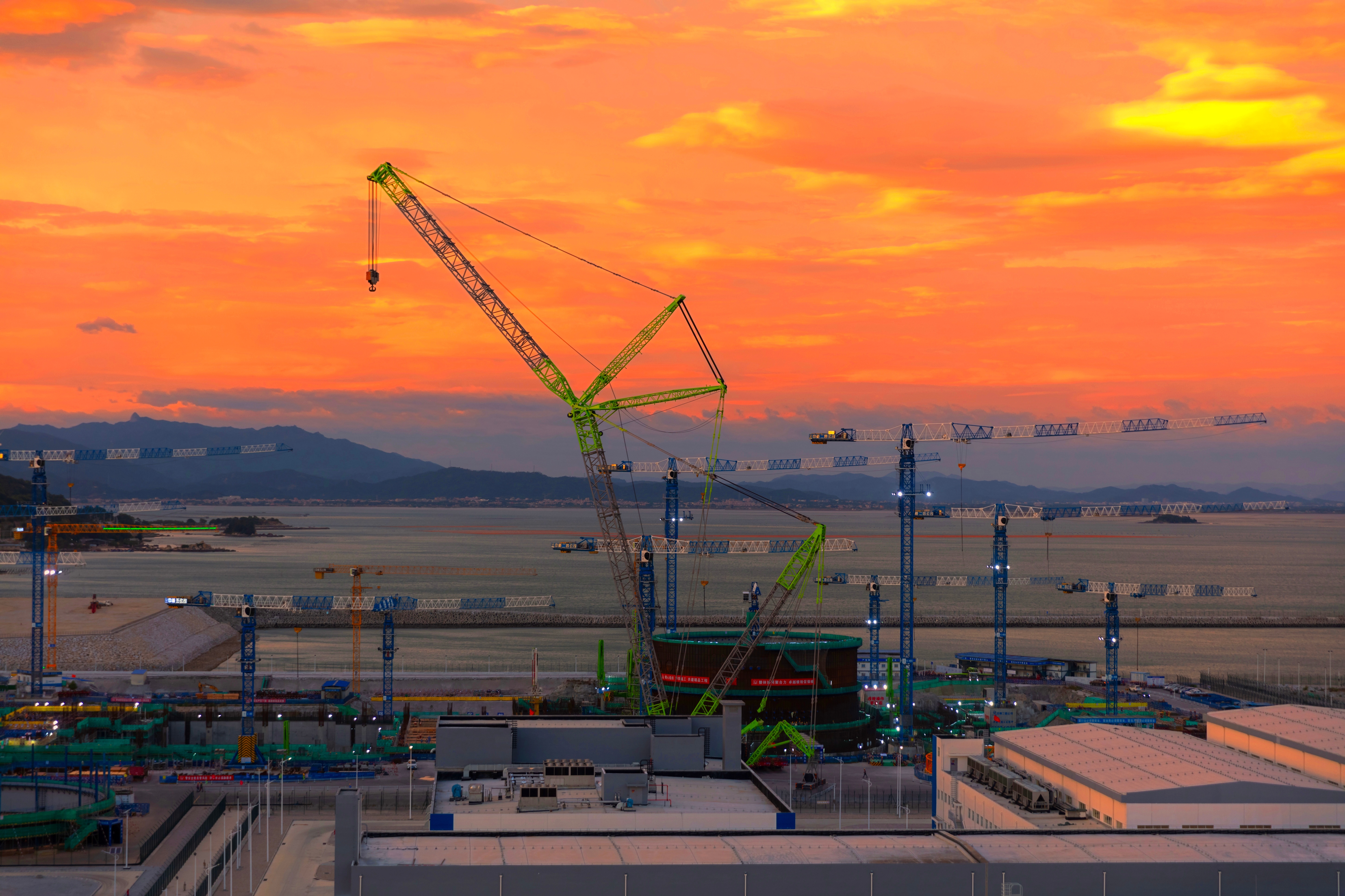 人间忽晚,山河已秋