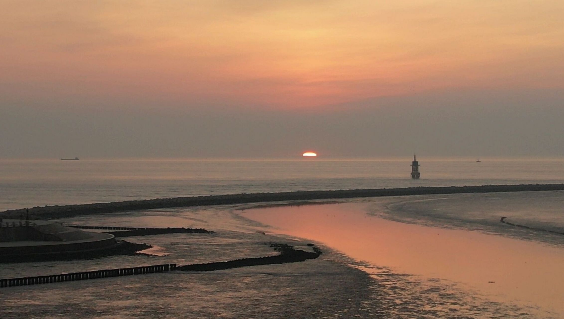 就是为了看海来的,虽然看海的地方离盐城站很远,但是此次看海超级