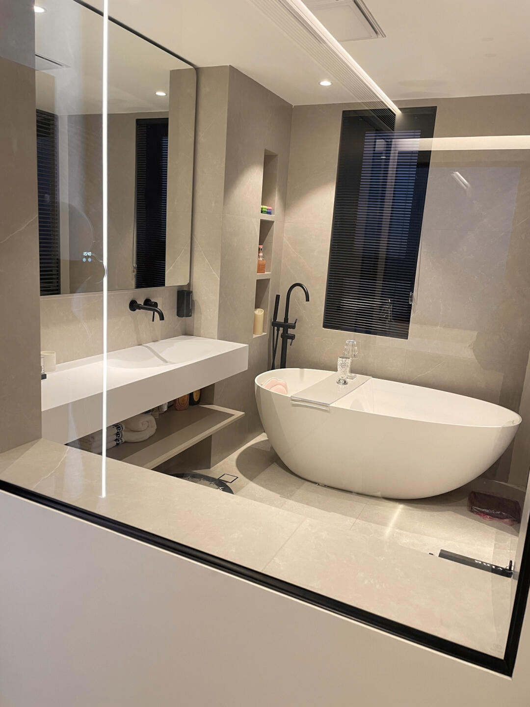 主卧内的开放式卫生间9张详细