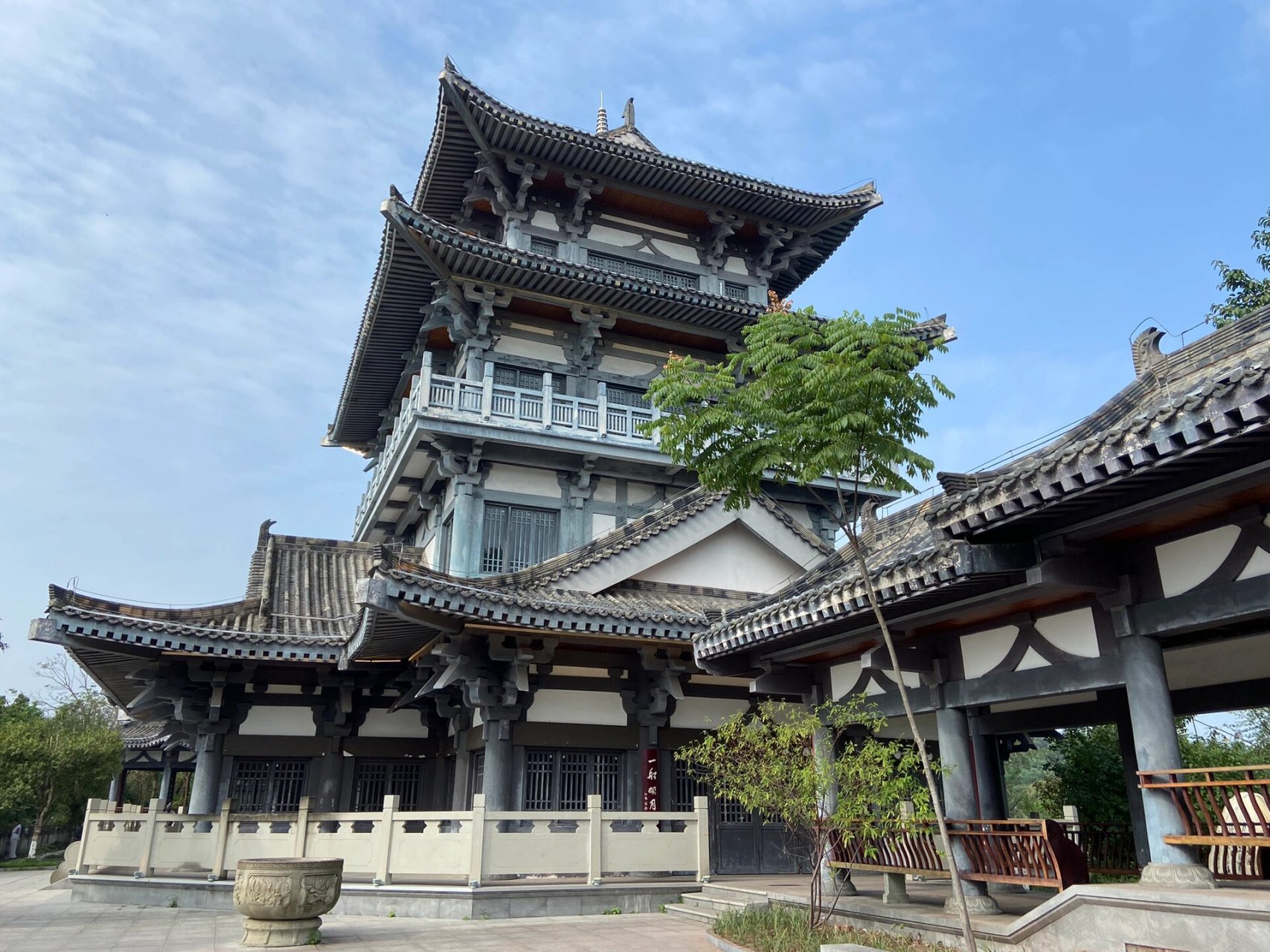 内江99太白楼 太白楼在大千园里 应该是近几年修建的 建筑外立面很