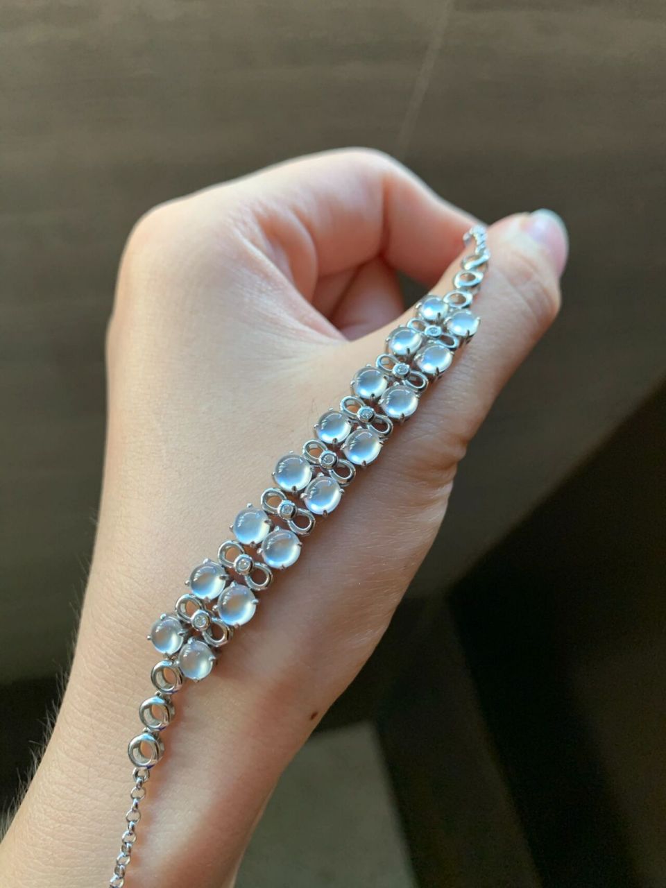 珠宝感超强的茅台玻璃蛋手链～ 茅台玻璃蛋手链～ 尺寸:蛋约4.