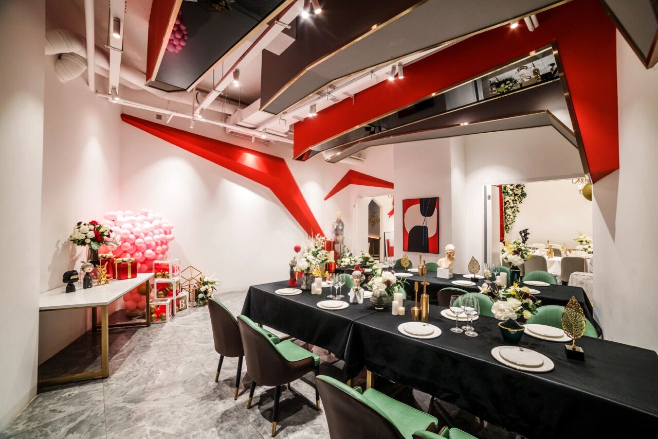 朋友生日和闺蜜打卡了成都的一家网红轰趴馆,环境真的超nice,是我去过