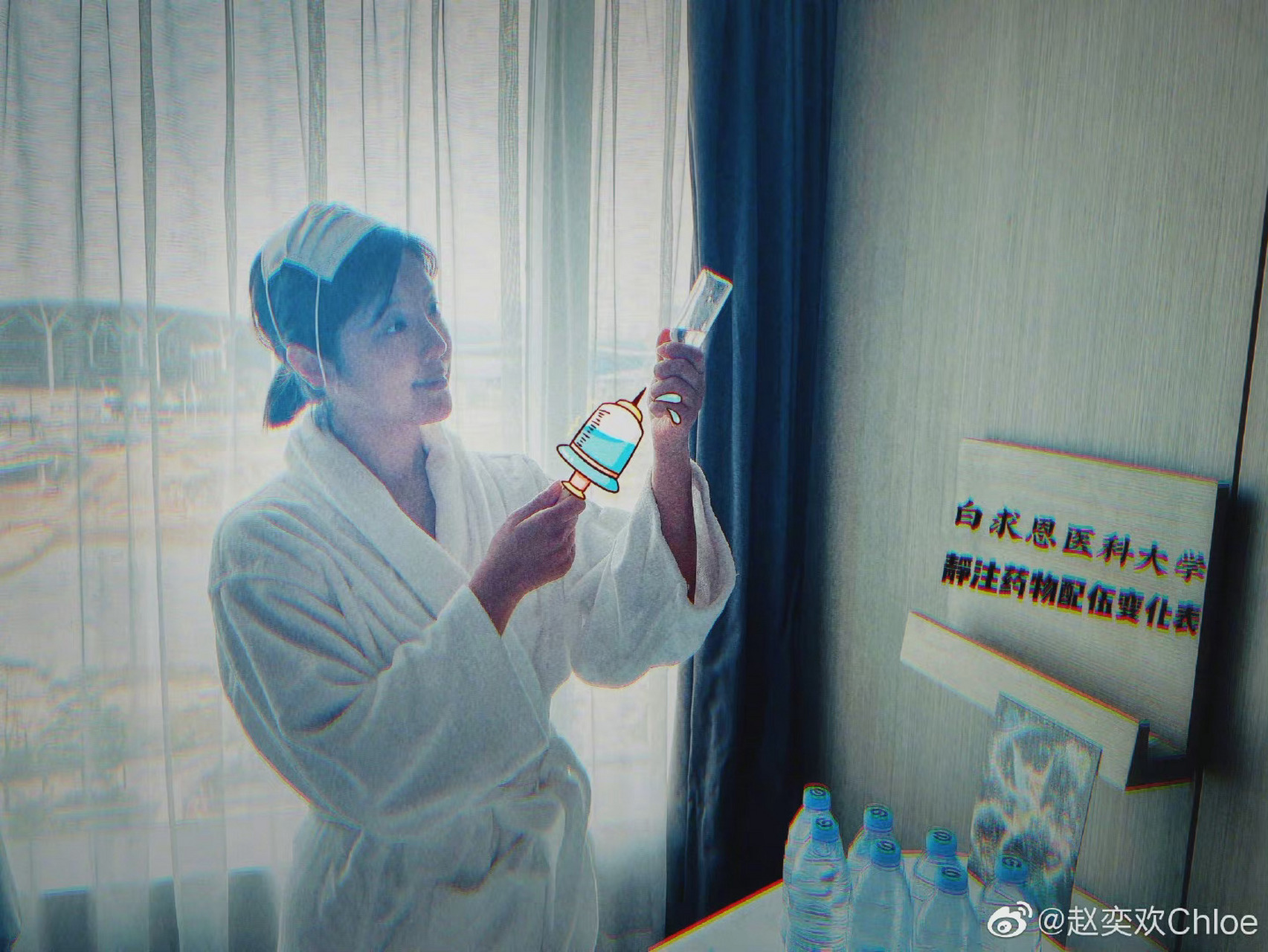 赵奕欢翻拍妈妈年轻时旧照母亲真的很伟大,赵奕欢姐姐的这份礼物真的