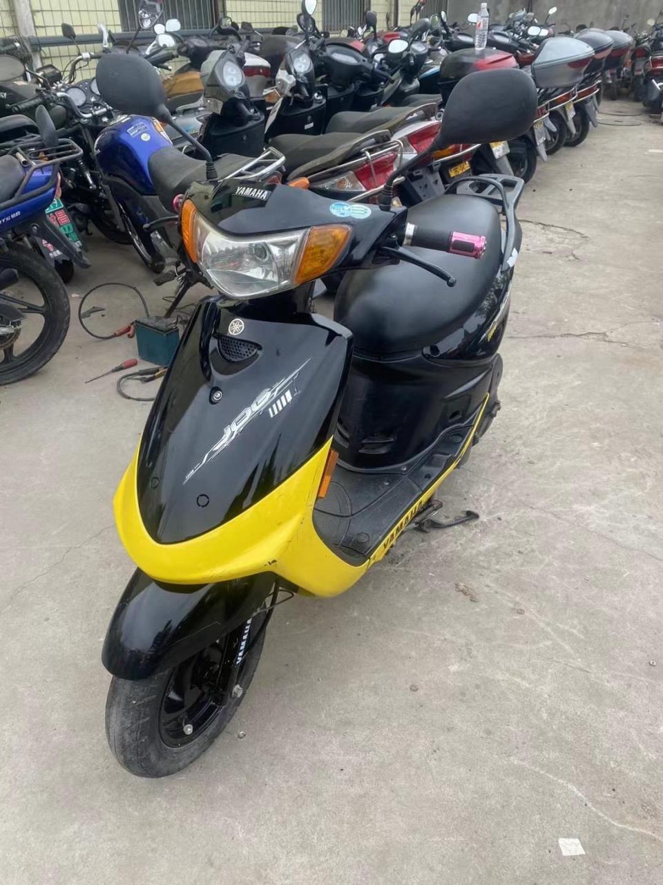 精品国三雅马哈巧格100,万把公里 出售精品国三雅马哈巧格100摩托车