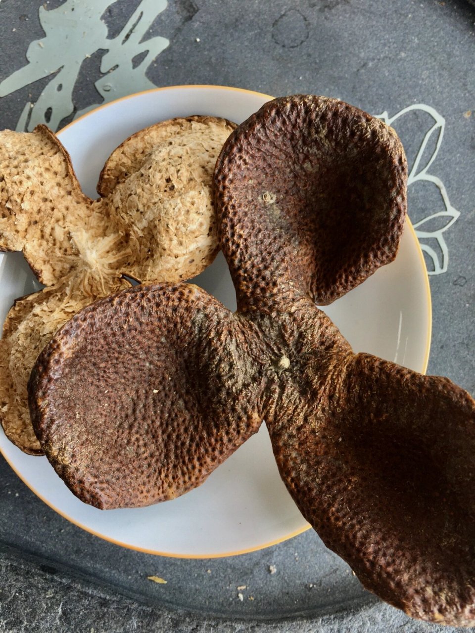 陈皮是一种中药,也是一种香料,还是一种功效出色的保健食材 在日常