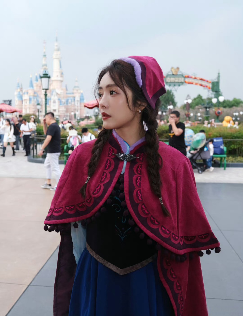 蔡文静cos安娜公主##蔡文静发了18宫格# 蔡文静发了18宫格,真的好美