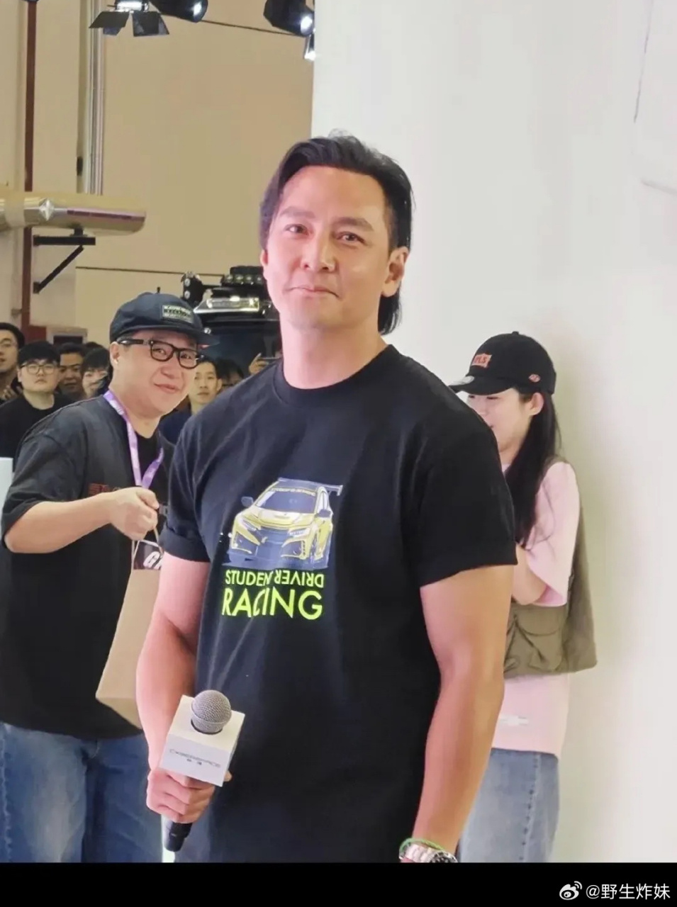 岁月不饶人,吴彦祖变倪大红了?