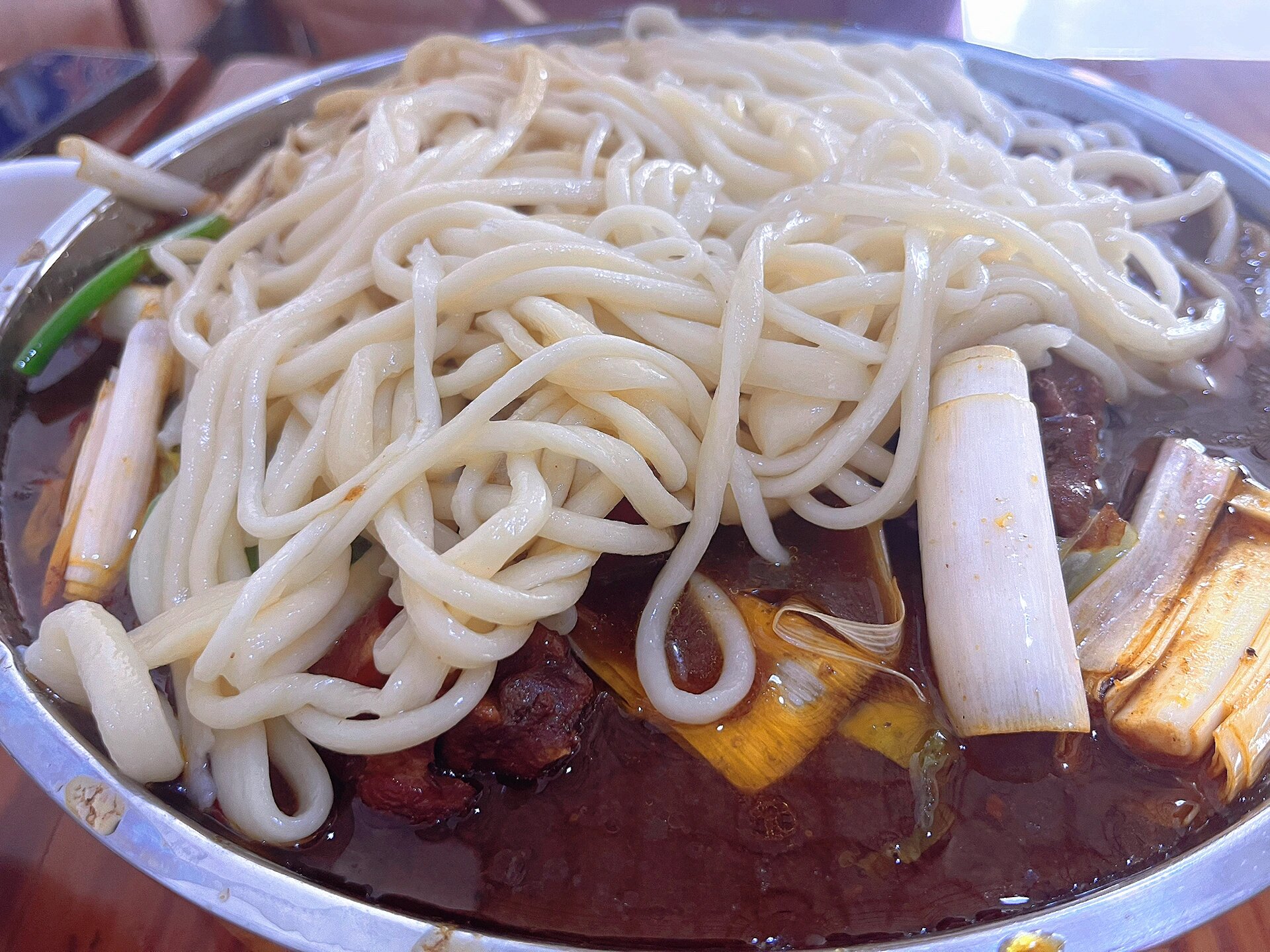 运城美食—绛县大盘鸡 这是一家我从16年就开始吃到一家店～ 位置在