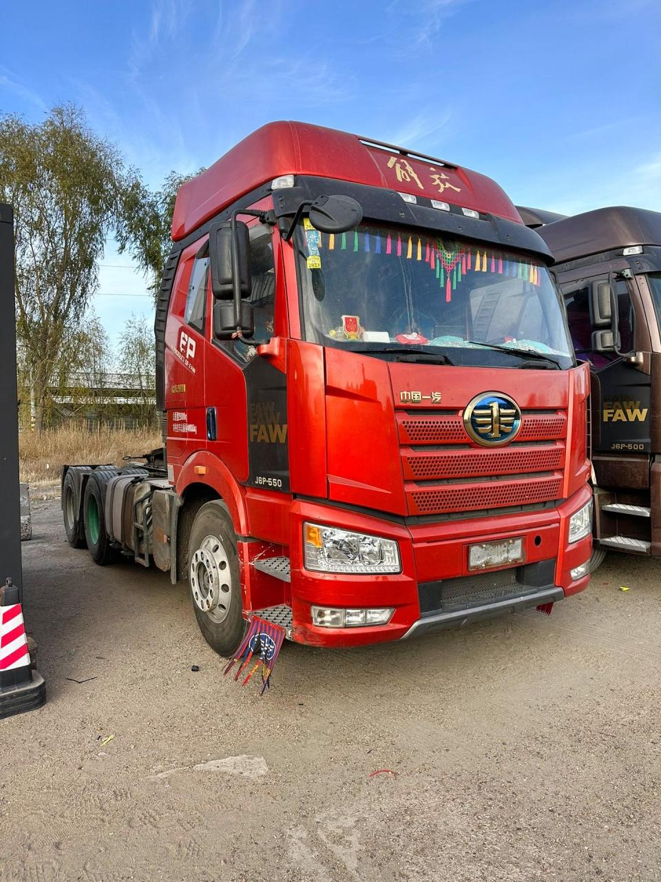 19年解放j6p 550马力,领航版四季款,全车原版原漆二手牵引车