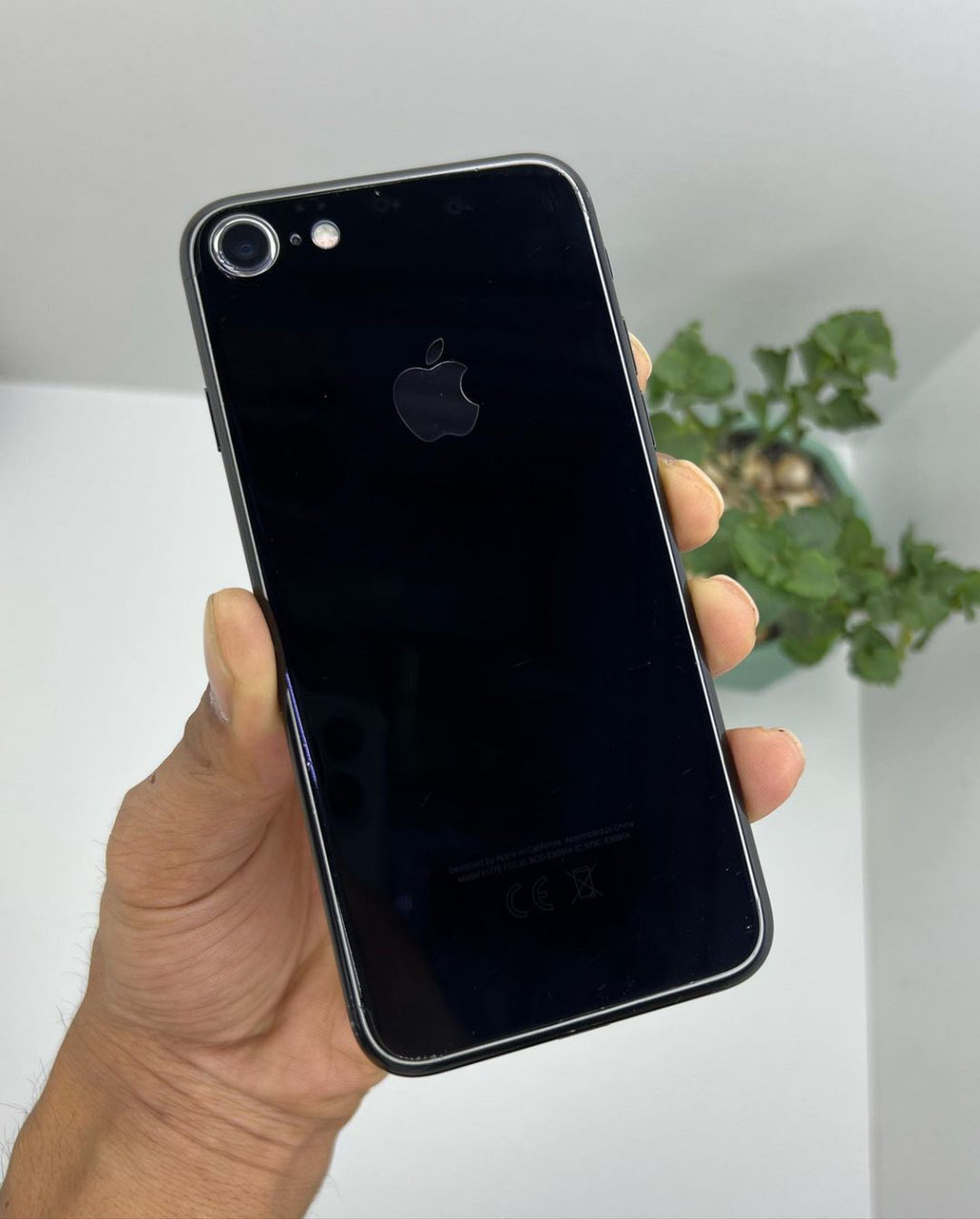 神仙配色,亮黑版本iphone7赏析 亮黑色的iphone一经推出便被哄抢,当年