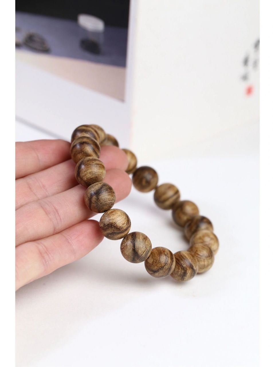 这么漂亮的虎斑纹沉香手串是有许久未见过了 正区马尼拉的老料新车了