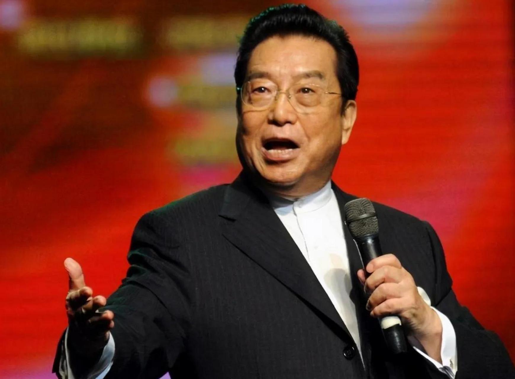 李双江,中国著名男高音歌唱家,享有"金嗓子"之称.