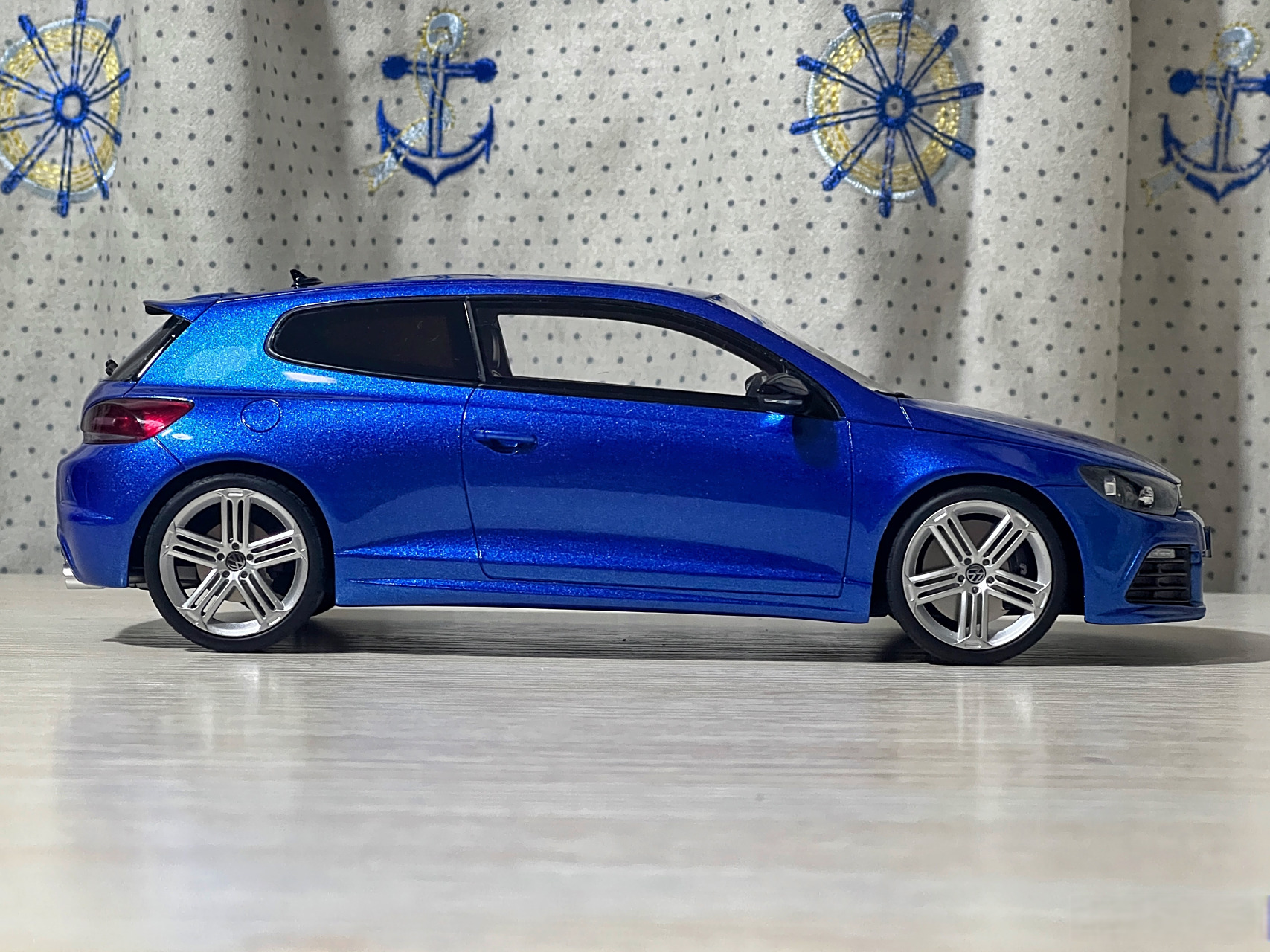 收了台otto做的1:18尚酷r,来纪念一下11年左右给高尔夫r和尚酷r做教练