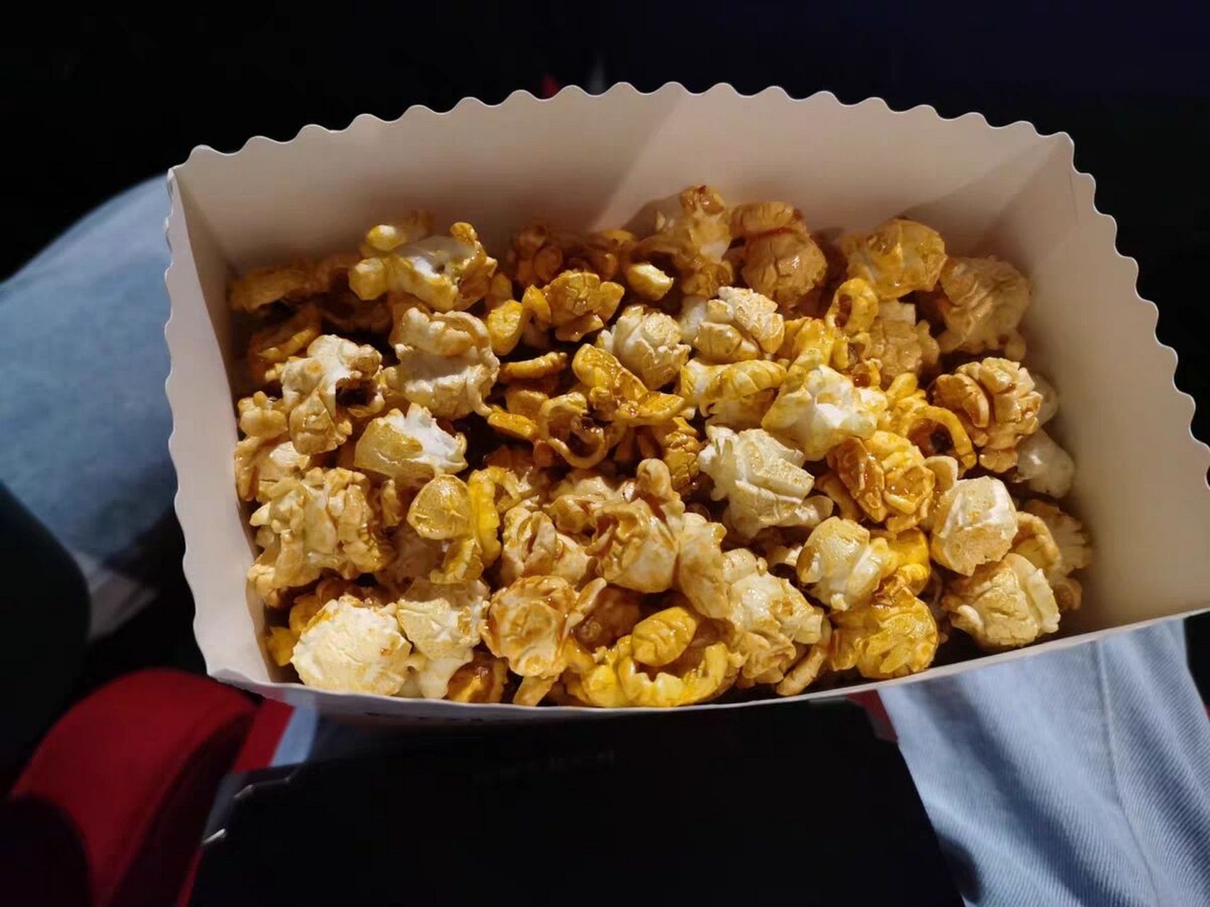 电影院爆米花省钱小技巧get 99直接搜关键词:电影院爆米花,往便宜的