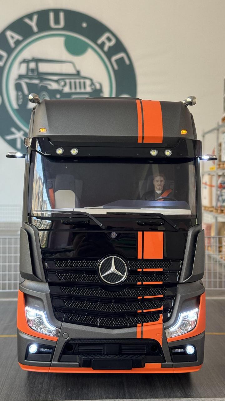 奔驰阿克托斯拖头.