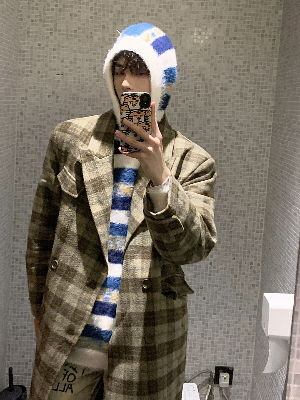 06年 男高中生厕所自拍05