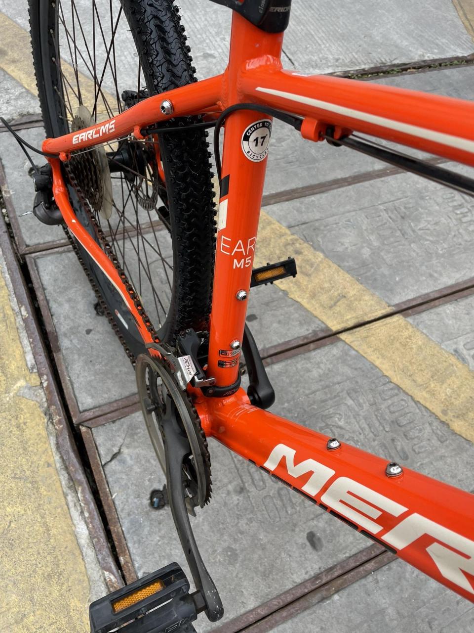 美利达伯爵m5山地自行车,成色如图实拍图,轮胎26寸,27速,车架铝合金