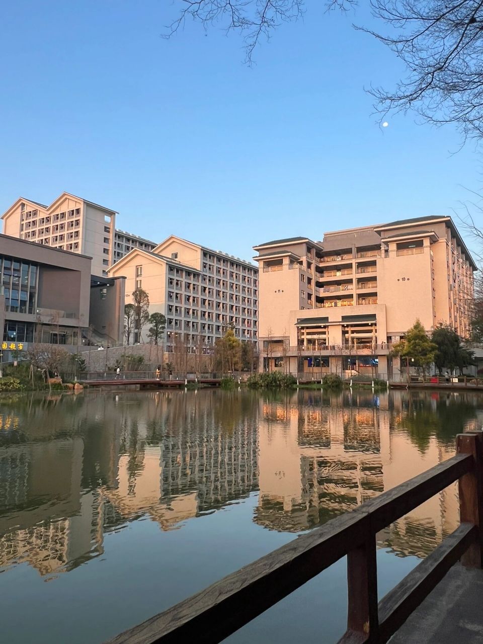 广州华夏职业学院风景图片