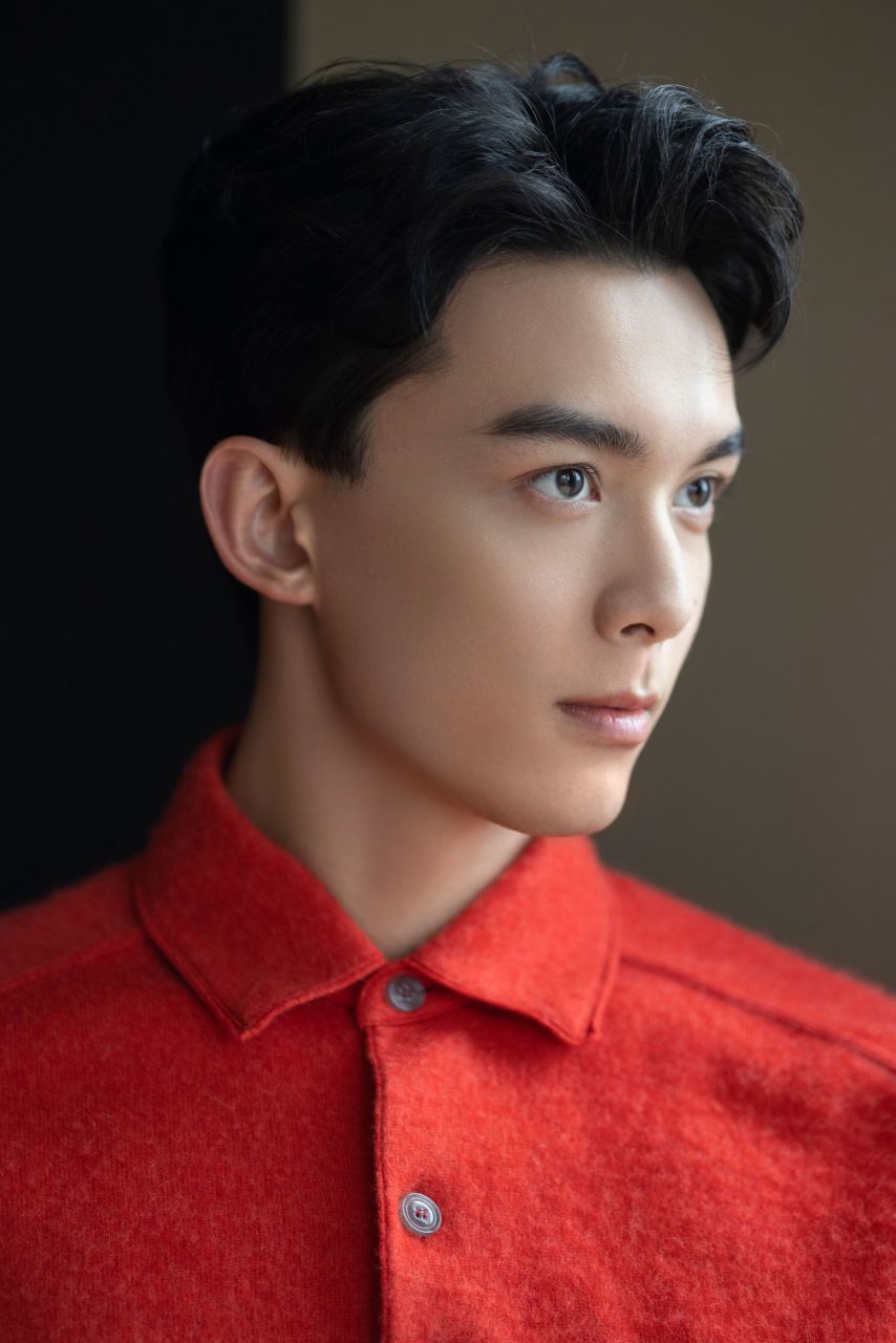 捕捉一抹满载热烈的永恒之美.吴磊leo