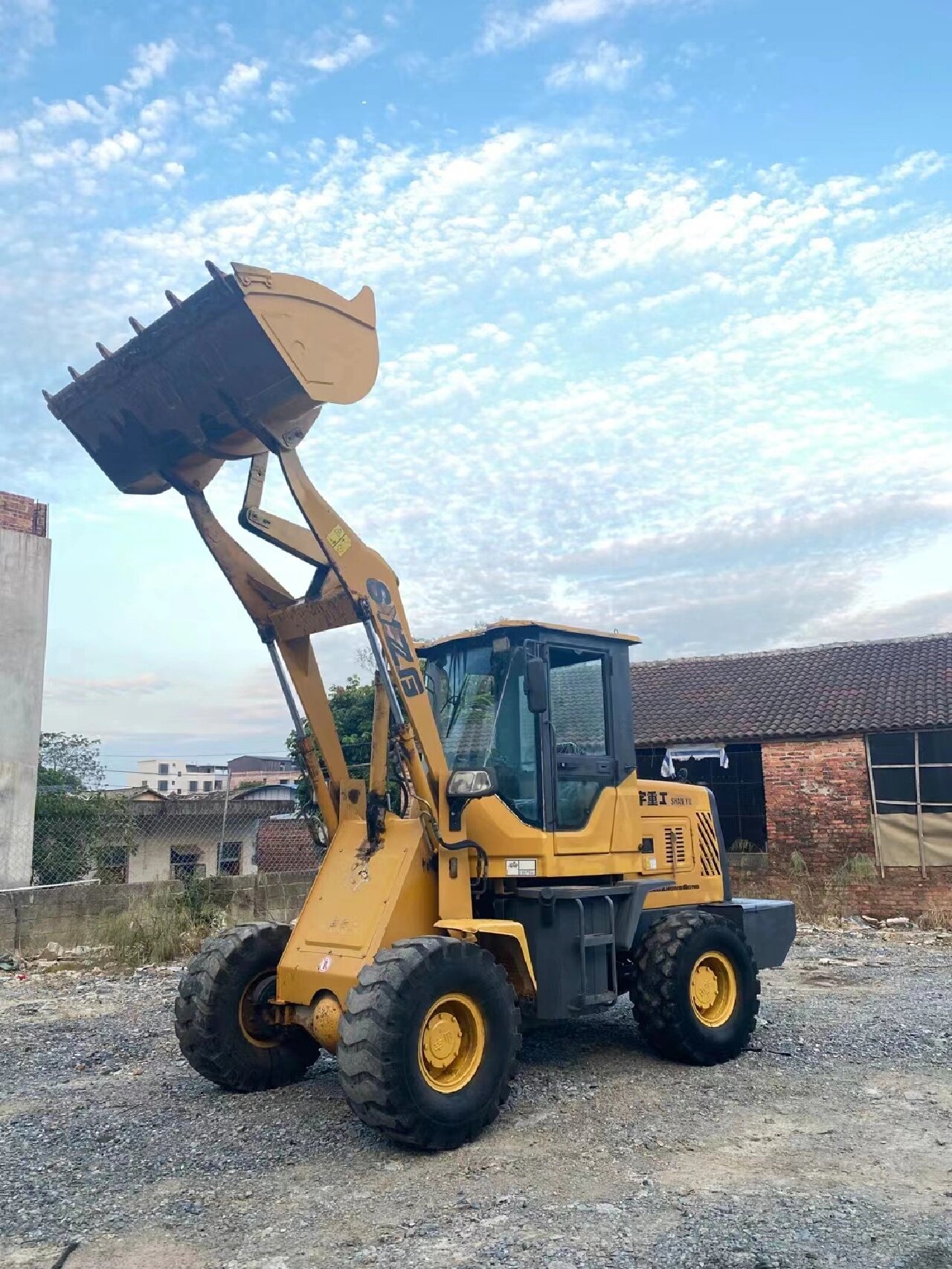 928铲车总高5.5米.