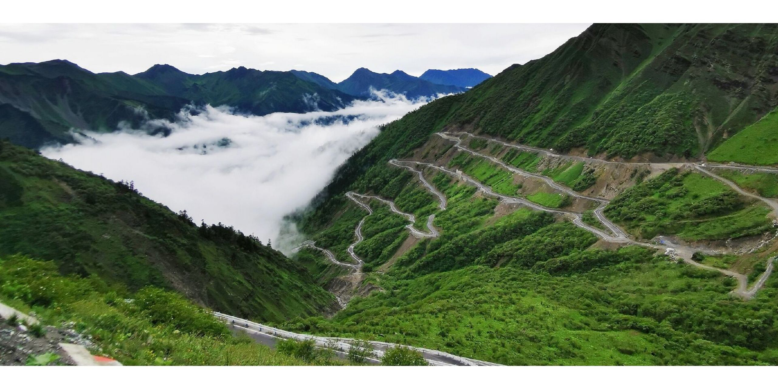 四川独库公路～宝康线 四川"独库公路"～宝康线.风景在路上,也在路边!