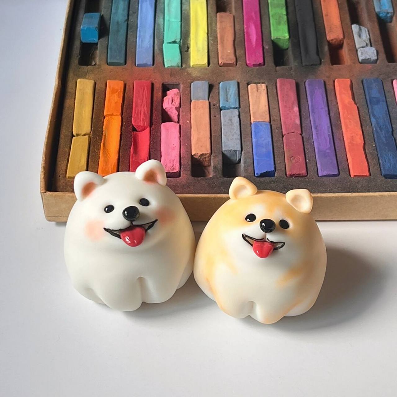 [爱你]哈喽我是犬犬 [赞同]今天来带大家看看我做的粘土小狗,教程在