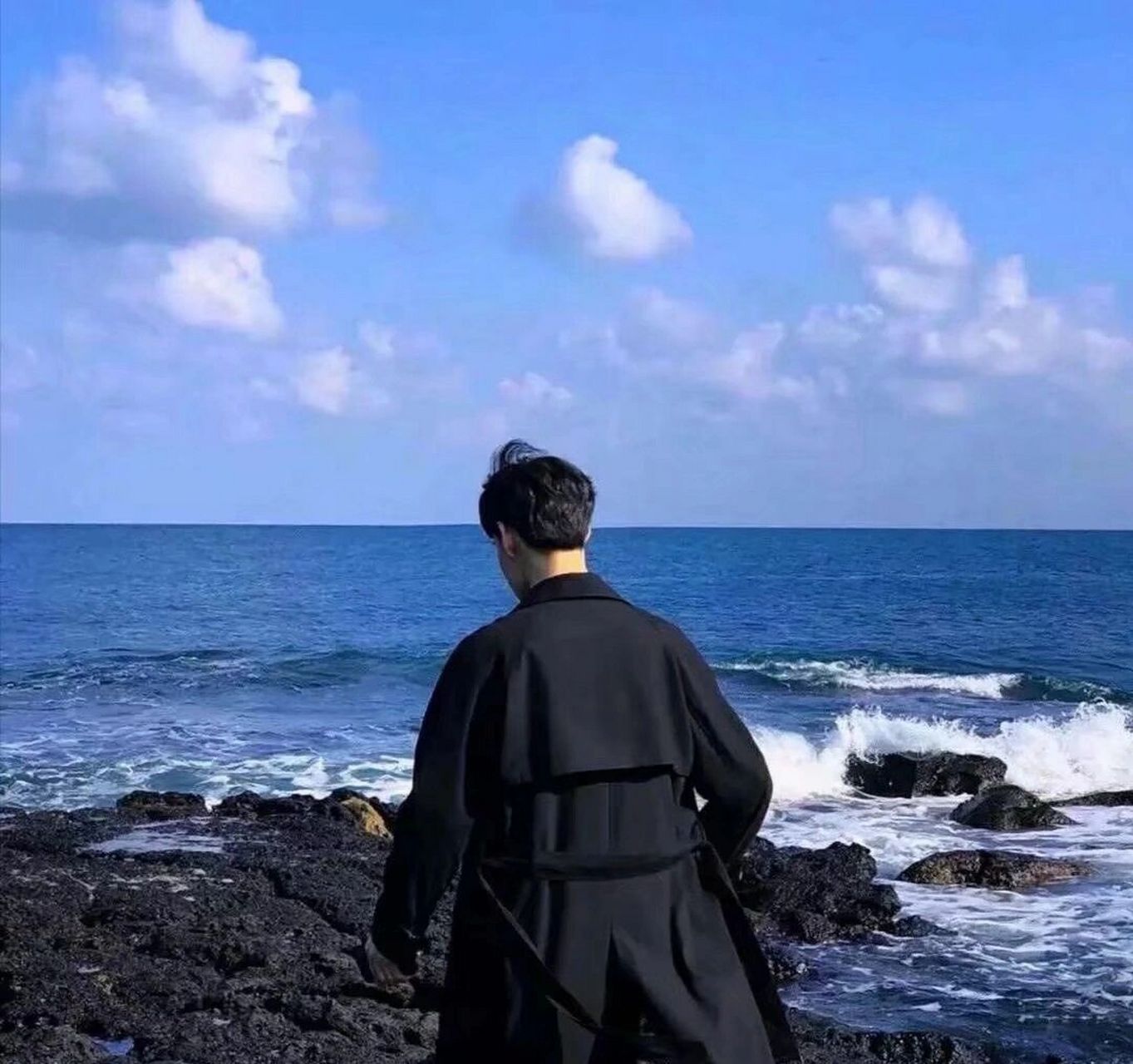 小众高级感海边微信情侣头像分享推荐 "海风海风请带我走.