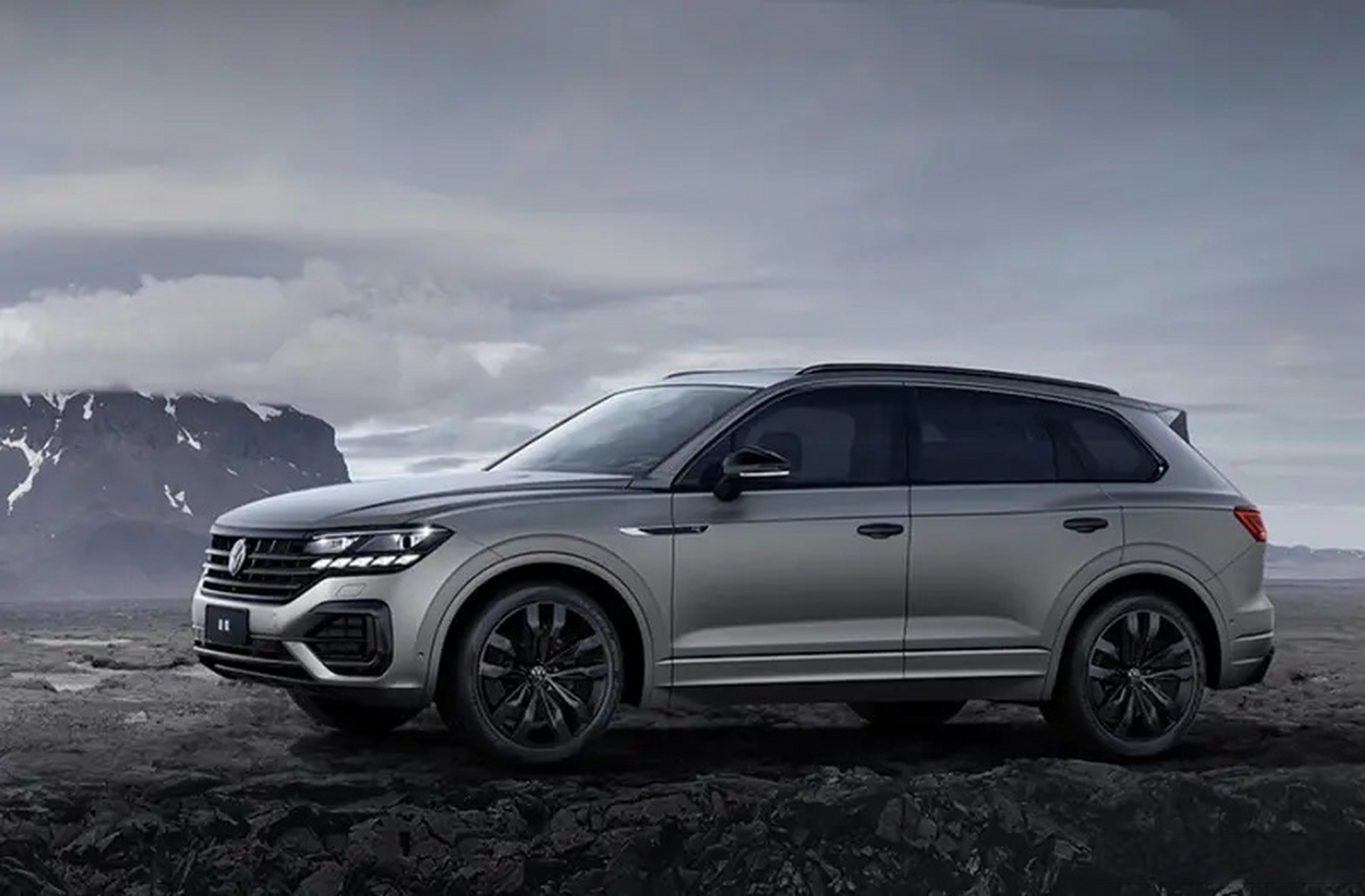 途锐火山岩涂装运动版开启预售 限量1001台  日前,途锐火山岩涂装运动