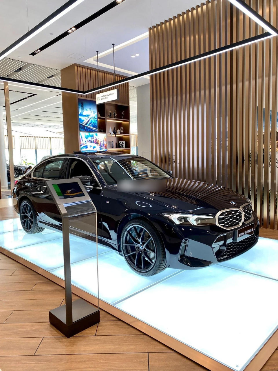 宝马325i运动全款26万提.2024款 325i m运动套装 指导价:31.69万↓9.