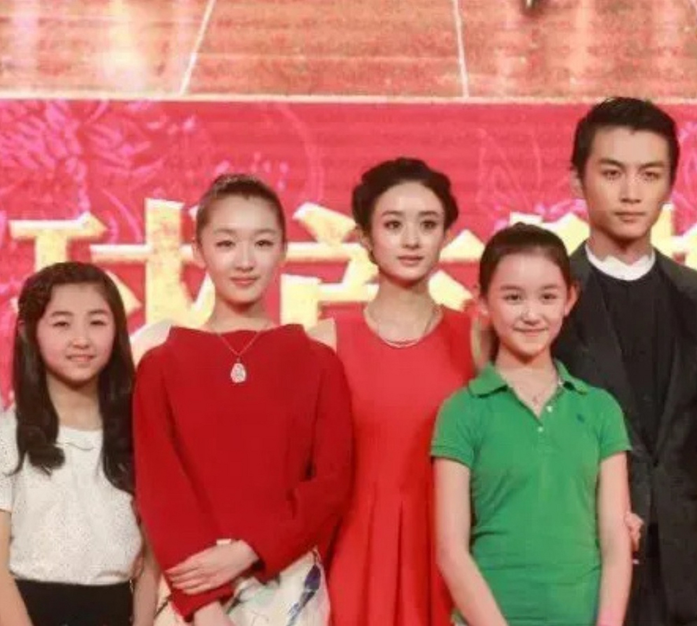 蒋依依惊人相似赵丽颖和陈晓生,网友惊呼相像度高!