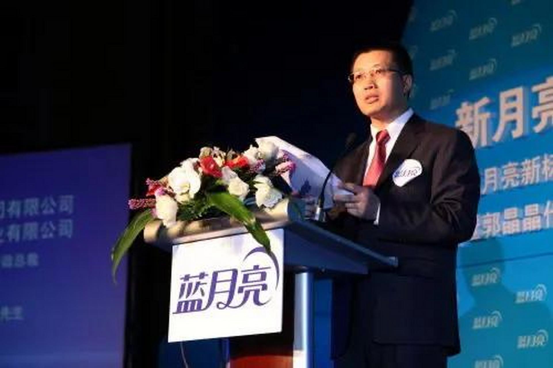 2008年,张磊一把推开蓝月亮总经理罗秋平的办公室门,把蓝月亮集团盈利