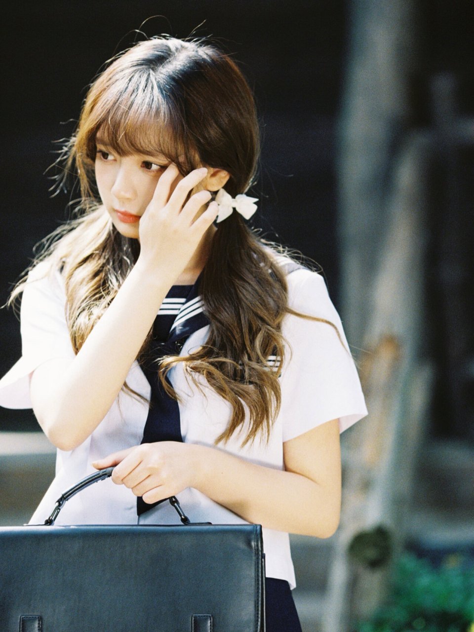 日系jk制服胶片写真|绝美的逆光少女感 我太喜欢这组照片了,简直绝了!