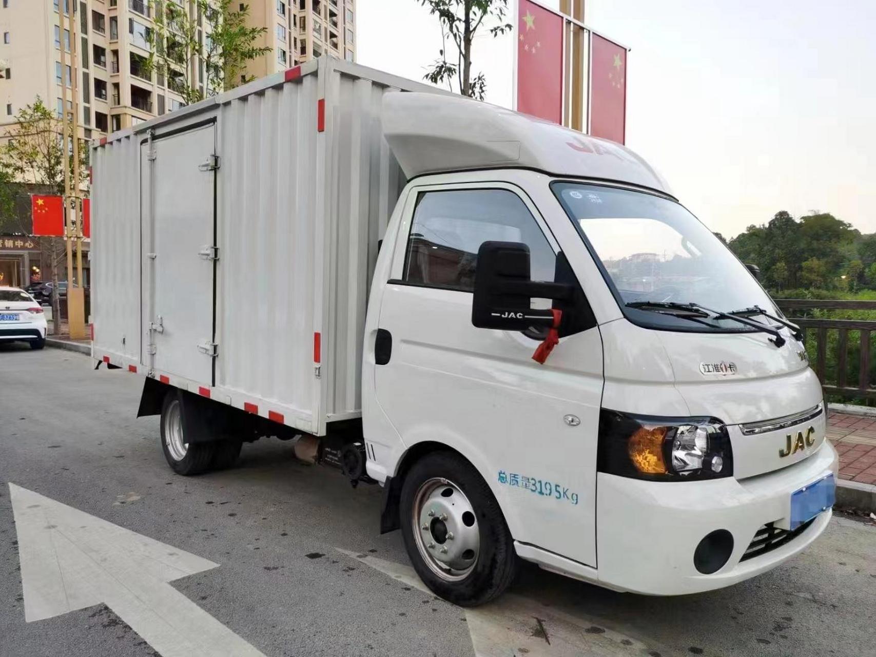 准新车23年5月江淮恺达x5,排量1,6带空调助力,大屏导航可视,实走7千多