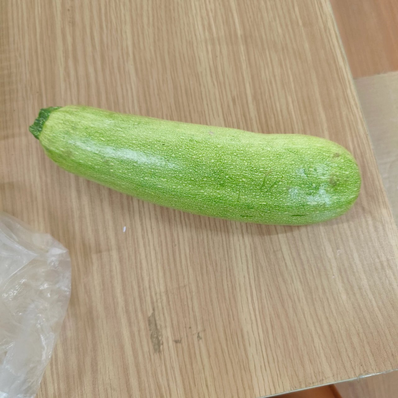 熊瓜,黑古拉的最爱 今日午饭食材,黑古拉的最爱——熊瓜 据说第一个