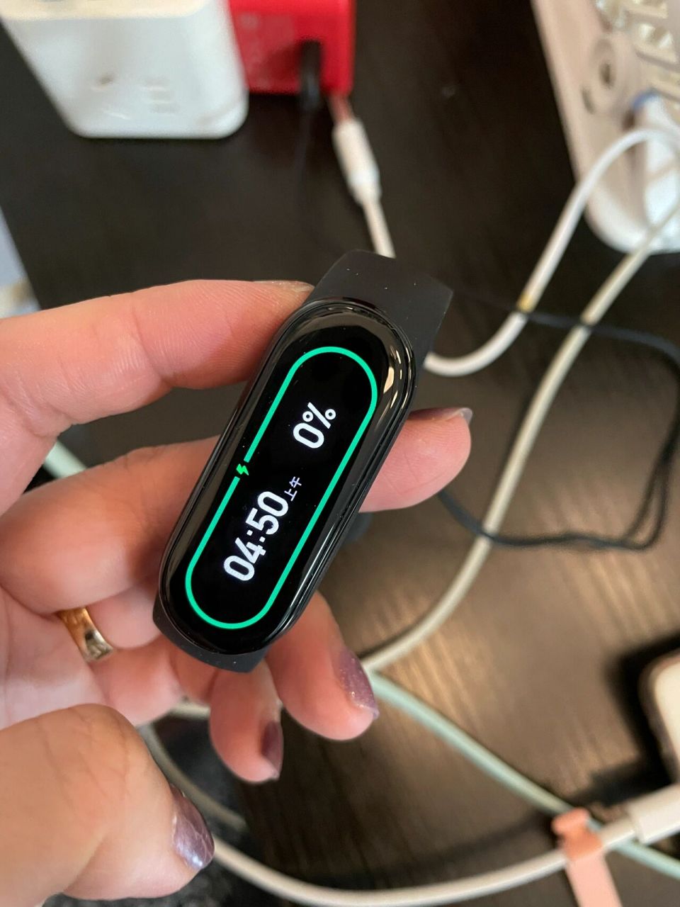 小米手环怎么开机 真的是服了,看了说明书就只有各种使用方法,也没