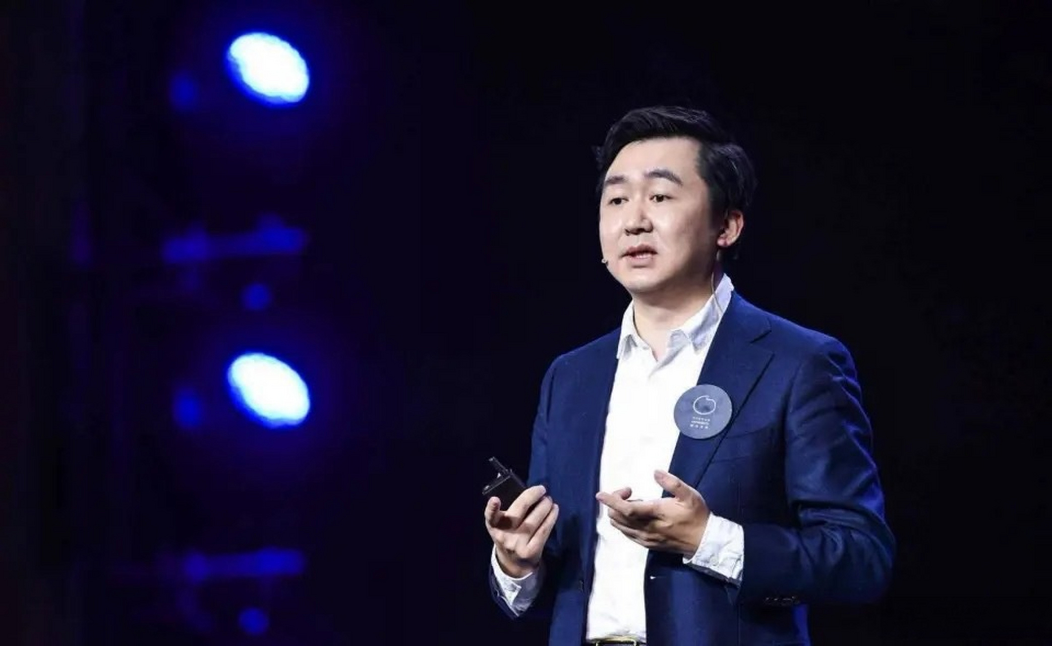 【#王小川称openai领先中国3年#】4月10日,搜狗创始人王小川正式对外