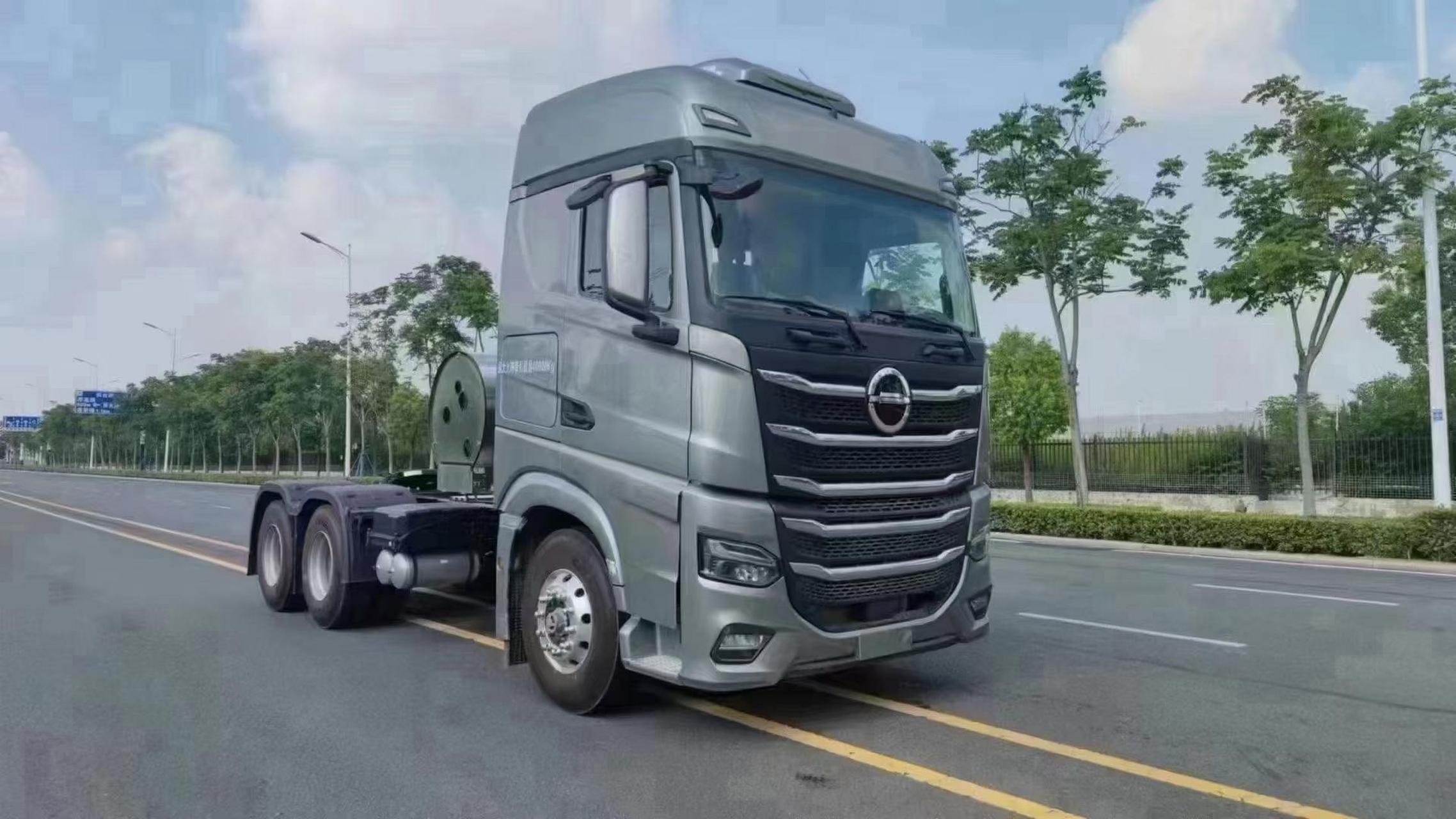 北京重卡lng牵引车 高顶平地板驾驶室 康明斯15n-530可选500马力 zf