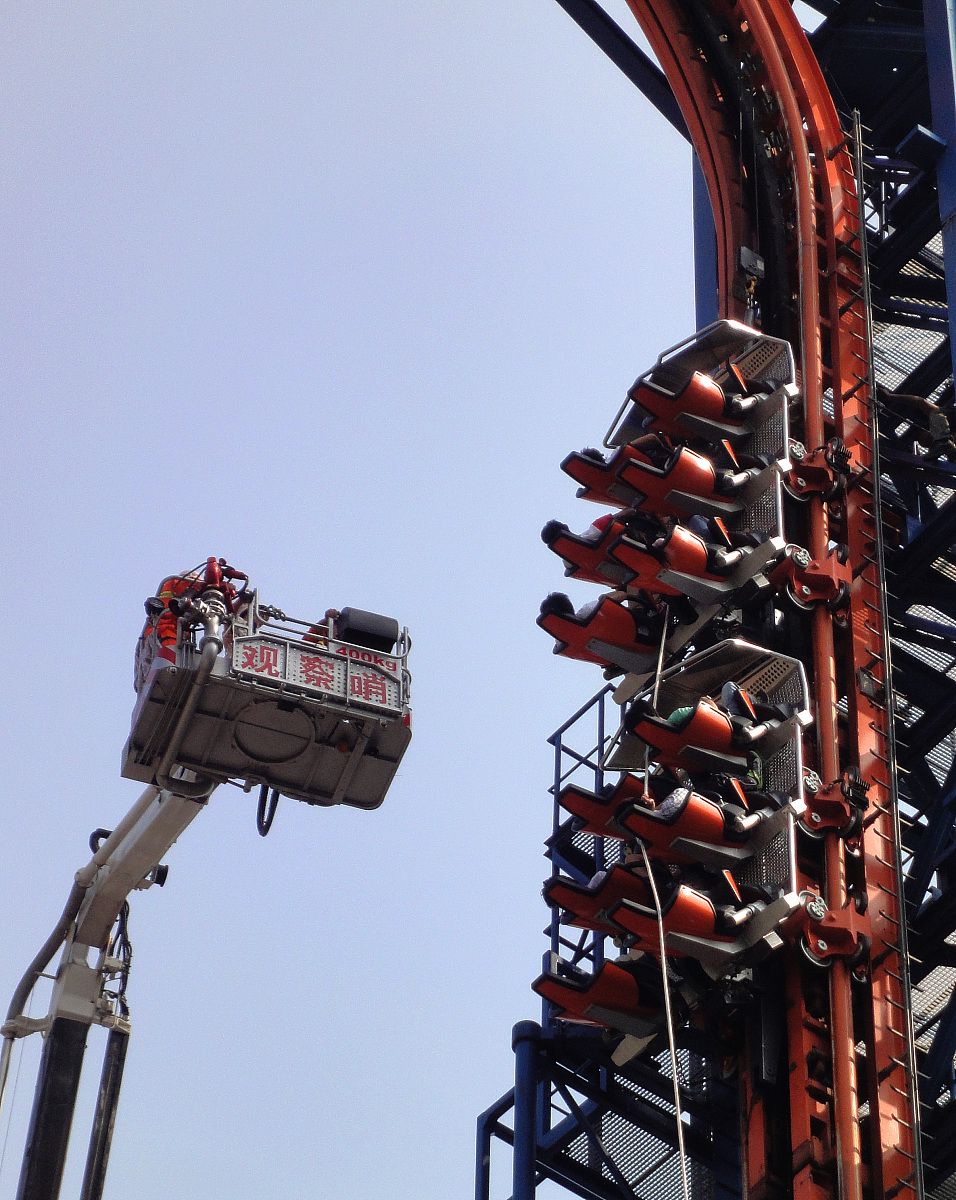欢乐谷的谷木游龙🎢真的是刺激到爆炸💥,我在这里玩得简直要上天