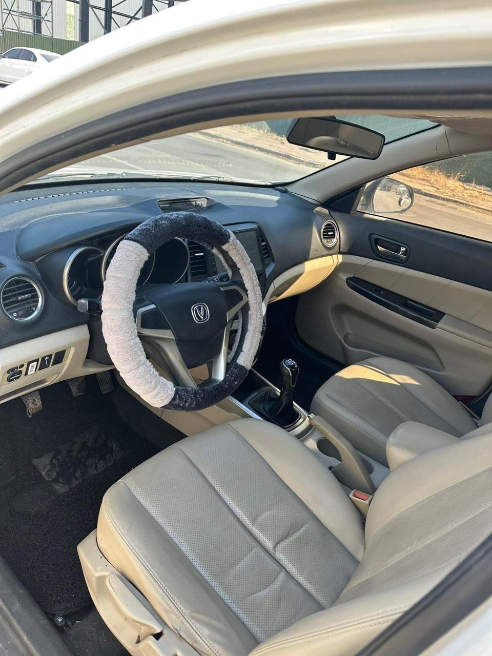 12年长安逸动,个人一手车,审保24年8月.